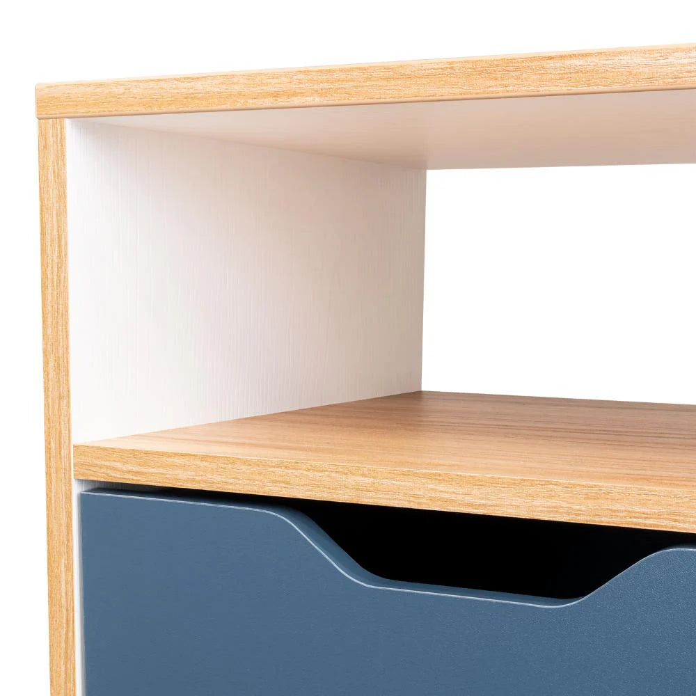 Mesa de Noche Alesio, Fresno Europeo y Blanco Kronos Azul, con Patas en Madera y un Cajón